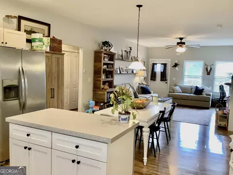 Kitchen - 35 Willowrun Dr SW, Rome, GA 30165 photo 2 of 2