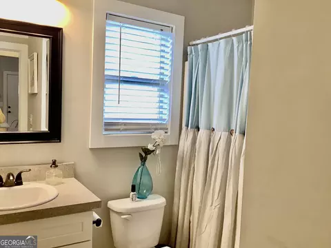 Bath - 35 Willowrun Dr SW, Rome, GA 30165 photo 2 of 2