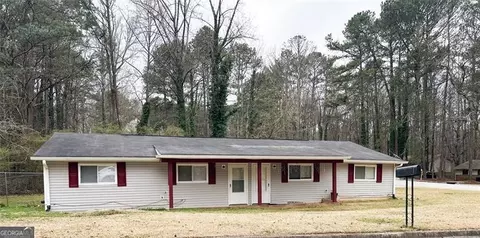 541 Springwood Dr, Forest Park, GA 30297