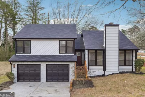 1015 Chapman Ln, Stone Mountain, GA 30088