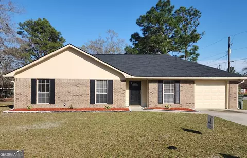 1510 Desert Storm Dr, Hinesville, GA 31313