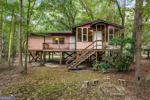 628 Riverside Dr, Claxton, GA 30417