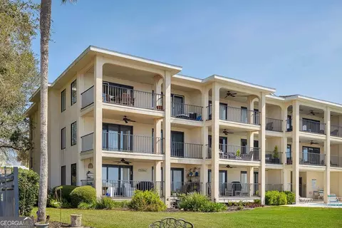 100 Floyd St #302, St. Simons, GA 31522
