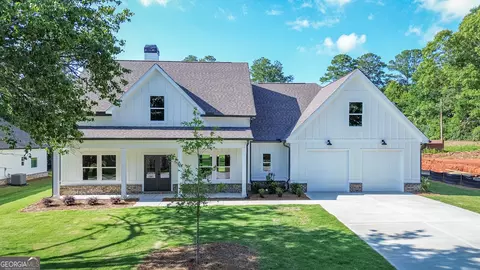 6159 SE Pinewood Dr, Covington, GA 30014
