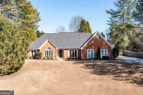 330 Todwick Dr, Roswell, GA 30075