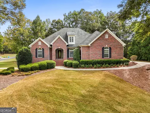 Exterior - 830 Streamside Dr, Mcdonough, GA 30252 photo 4 of 10