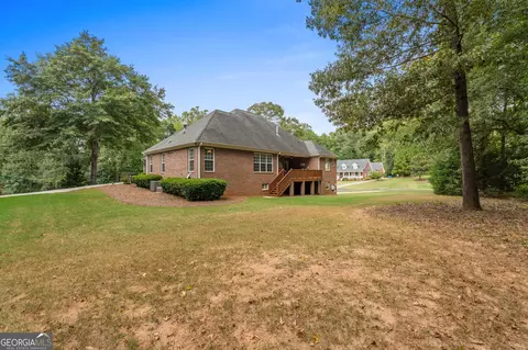 Exterior - 830 Streamside Dr, Mcdonough, GA 30252 photo 8 of 10