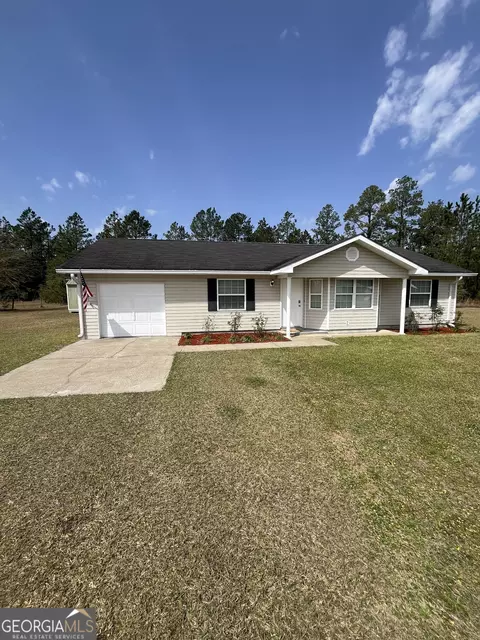 779 Spring Lake Dr, Folkston, GA 31537