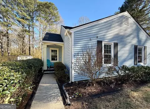 1395 Booth Rd, Marietta, GA 30008
