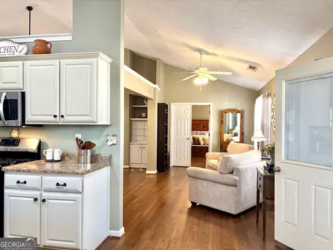 Entry Way - 222 Sandstone Dr, Hampton, GA 30228 photo 7 of 11
