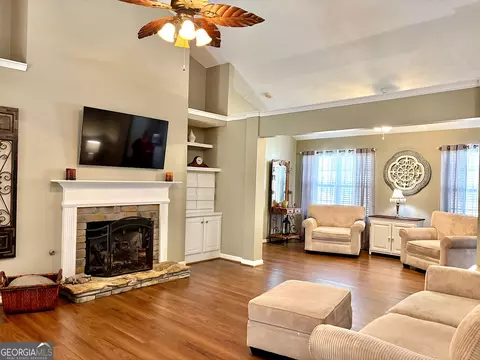 Living - 222 Sandstone Dr, Hampton, GA 30228 photo 2 of 5
