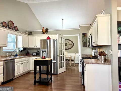 Kitchen - 222 Sandstone Dr, Hampton, GA 30228 photo 1 of 12