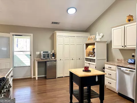 Kitchen - 222 Sandstone Dr, Hampton, GA 30228 photo 7 of 12