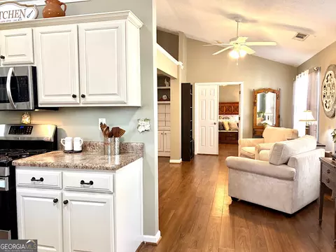Kitchen - 222 Sandstone Dr, Hampton, GA 30228 photo 12 of 12