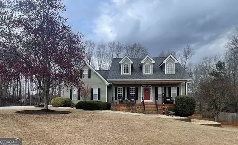 516 Oconee Ln, Commerce, GA 30529