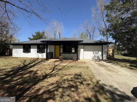 95 Grove Creek Dr, Locust Grove, GA 30248