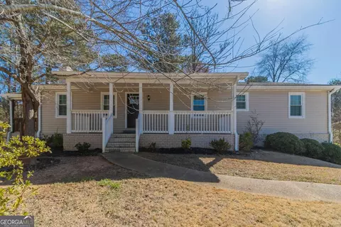 5498 Balmoral Dr, Douglasville, GA 30135