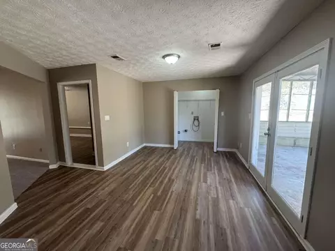 Living - 5872 Fox Run, Rex, GA 30273 photo 3 of 5