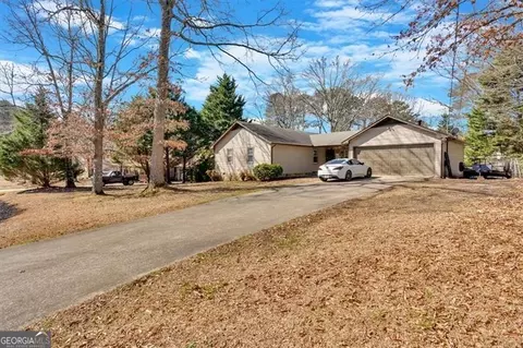 20 Juniper Ln SE, Cartersville, GA 30121