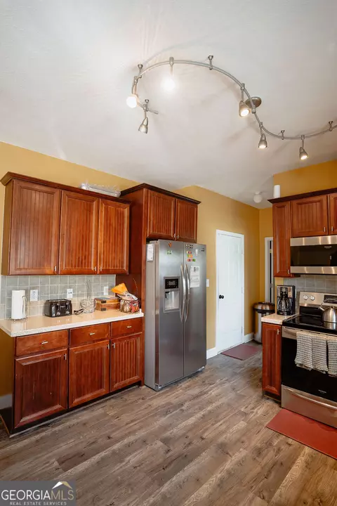 Kitchen - 424 Norman Ct, Hampton, GA 30228 photo 2 of 2