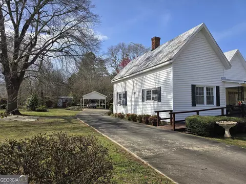 2131 College St, Comer, GA 30629 photo 2