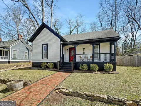 27 Saint Clair St, Newnan, GA 30263