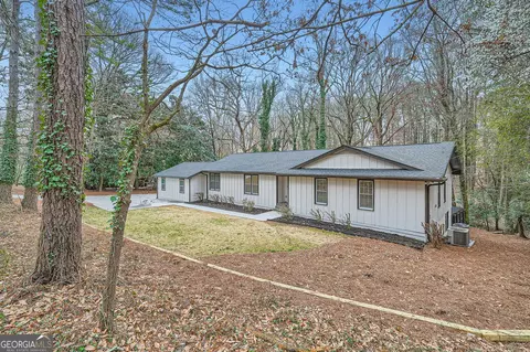 1555 Sunnybrook Farm Rd, Sandy Springs, GA 30350