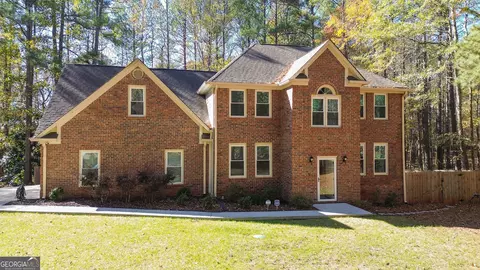 105 Queens Gate, Fayetteville, GA 30215
