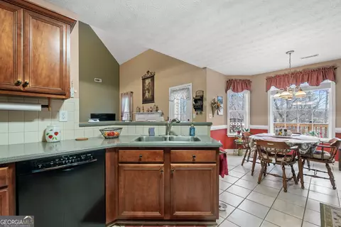 Kitchen - 190 Bridgemill Dr, Hampton, GA 30228 photo 3 of 3
