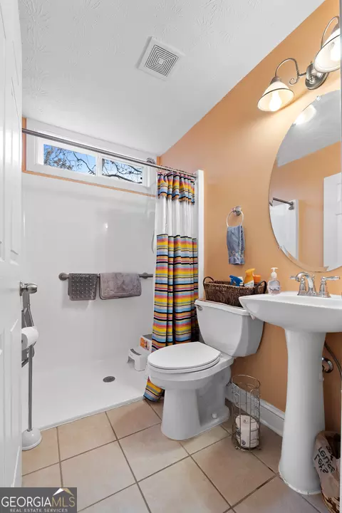 Bath - 190 Bridgemill Dr, Hampton, GA 30228 photo 2 of 6