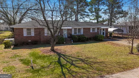 55 Shuford St, Lavonia, GA 30553