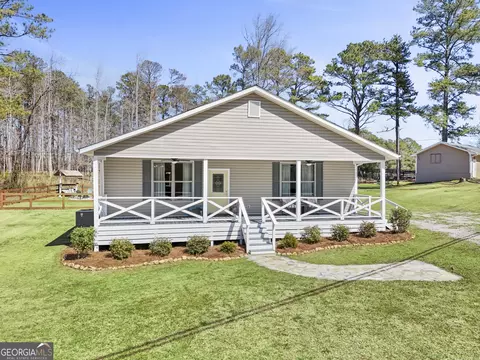 2922 Happy Valley Cir, Newnan, GA 30263