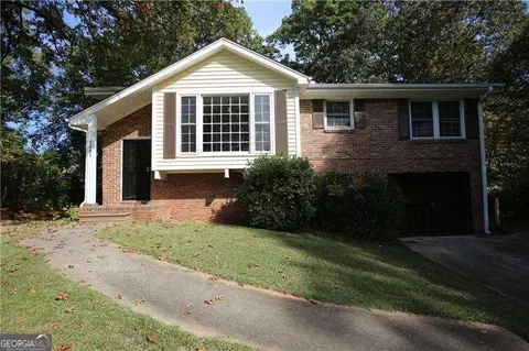 2491 Hatfield Cir, Atlanta, GA 30316