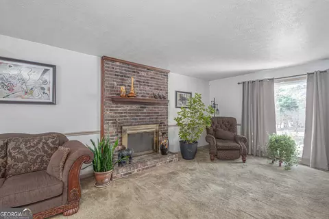 Living - 106 Brittney Ln, Lagrange, GA 30240 photo 1 of 4