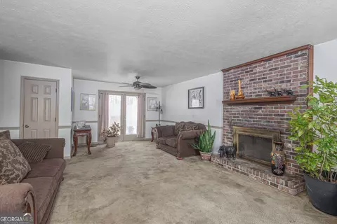 Living - 106 Brittney Ln, Lagrange, GA 30240 photo 2 of 4