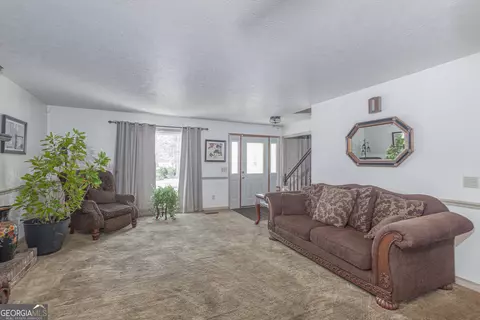 Entry Way - 106 Brittney Ln, Lagrange, GA 30240 photo 1 of 2