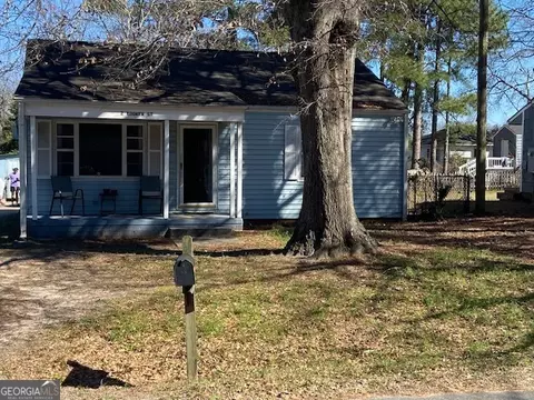2 Booker St, Warner Robins, GA 31093