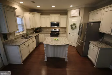 108 Creek Pointe Dr, Lagrange, GA 30240 photo 3