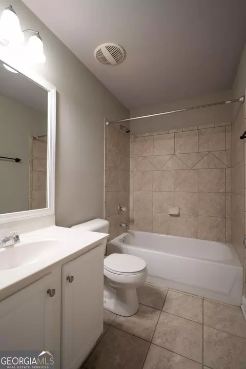 Bath - 130 Colleton Dr, Athens, GA 30606 photo 6 of 6
