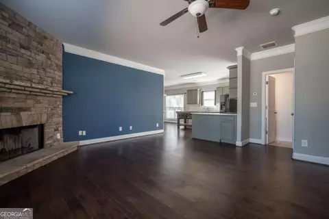 Living - 130 Colleton Dr, Athens, GA 30606 photo 4 of 8