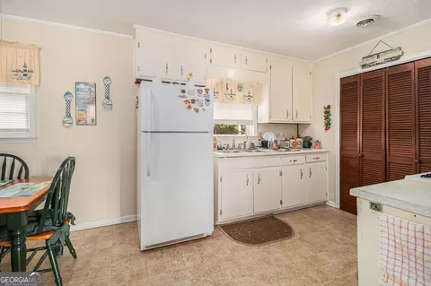 Kitchen - 143 Teamon Rd, Hampton, GA 30228 photo 1 of 3
