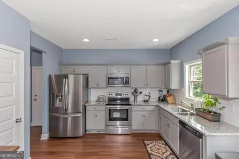 Kitchen - 275 Bramble Bush Trl, Covington, GA 30014 photo 1 of 3