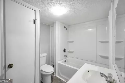 Bath - 237 Pulliam Dr, Jackson, GA 30233 photo 2 of 2
