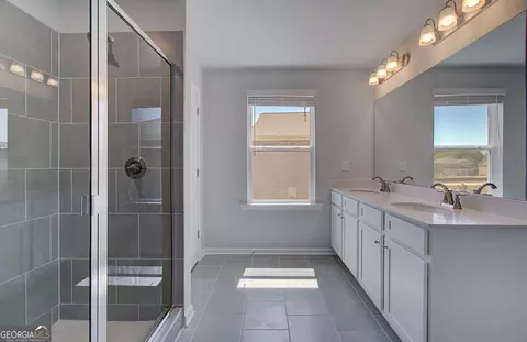 Bath - 237 Chiswick Loop, Stockbridge, GA 30281 photo 2 of 2