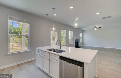 Kitchen - 237 Chiswick Loop, Stockbridge, GA 30281 photo 3 of 4