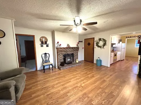 Living - 2922 W Point Rd, Lagrange, GA 30240 photo 2 of 3