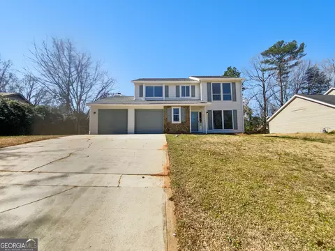901 Chapman Cir, Stone Mountain, GA 30088