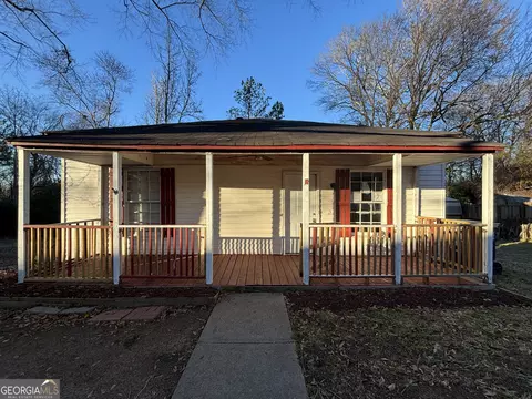 18 Laurel St, Covington, GA 30014