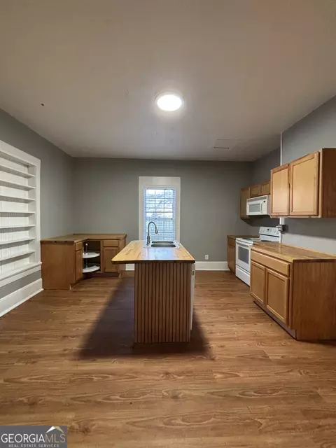 Kitchen - 18 Laurel St, Covington, GA 30014 photo 3 of 5