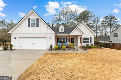 28 E Hill St, Newnan, GA 30263